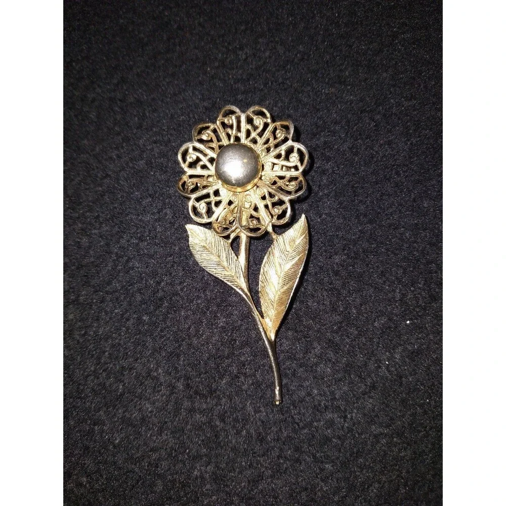Beautiful Filigree Flower Brooch/Pin